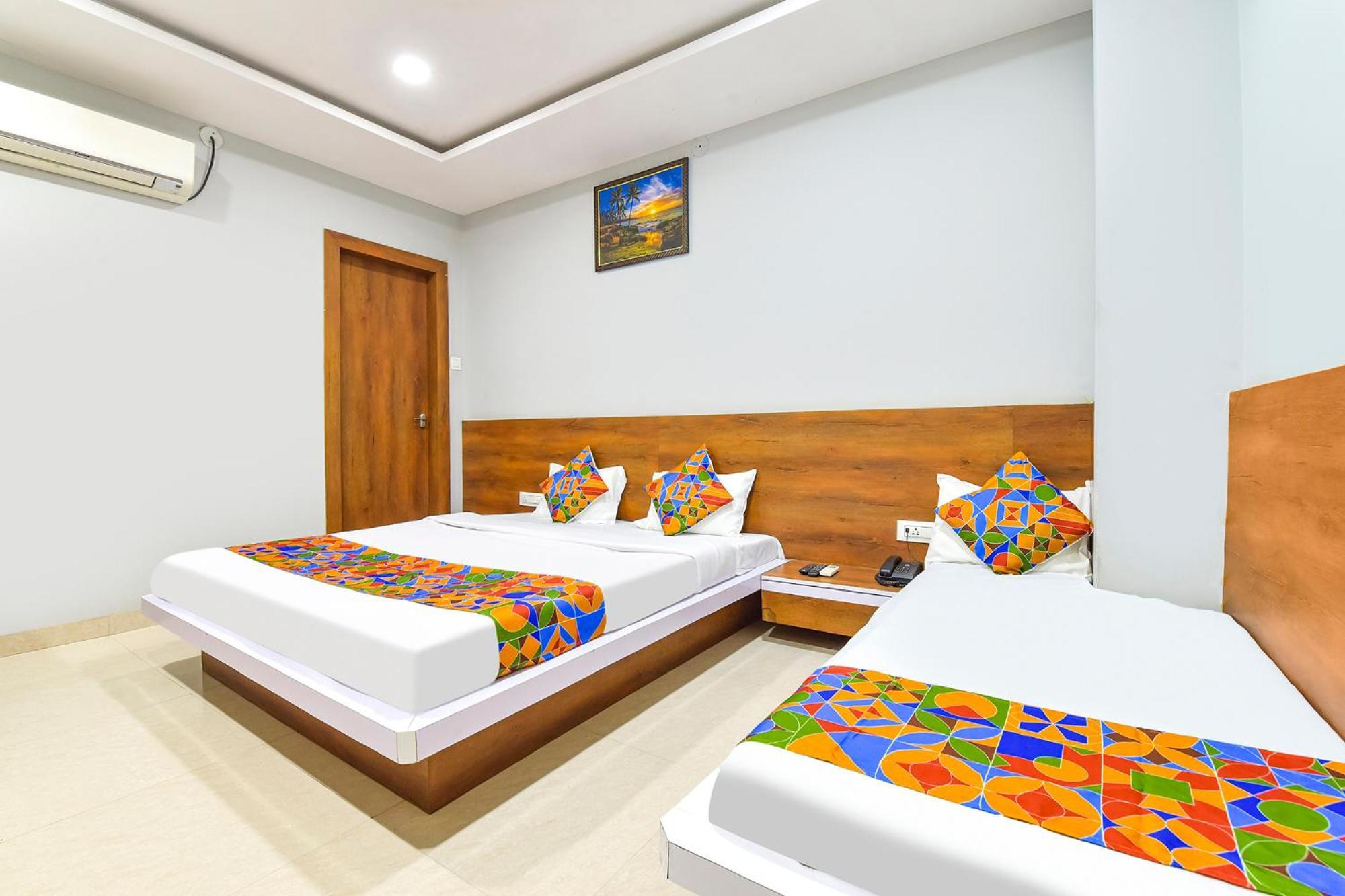 Fabhotel Raghumani Palace Удджайн Екстер'єр фото