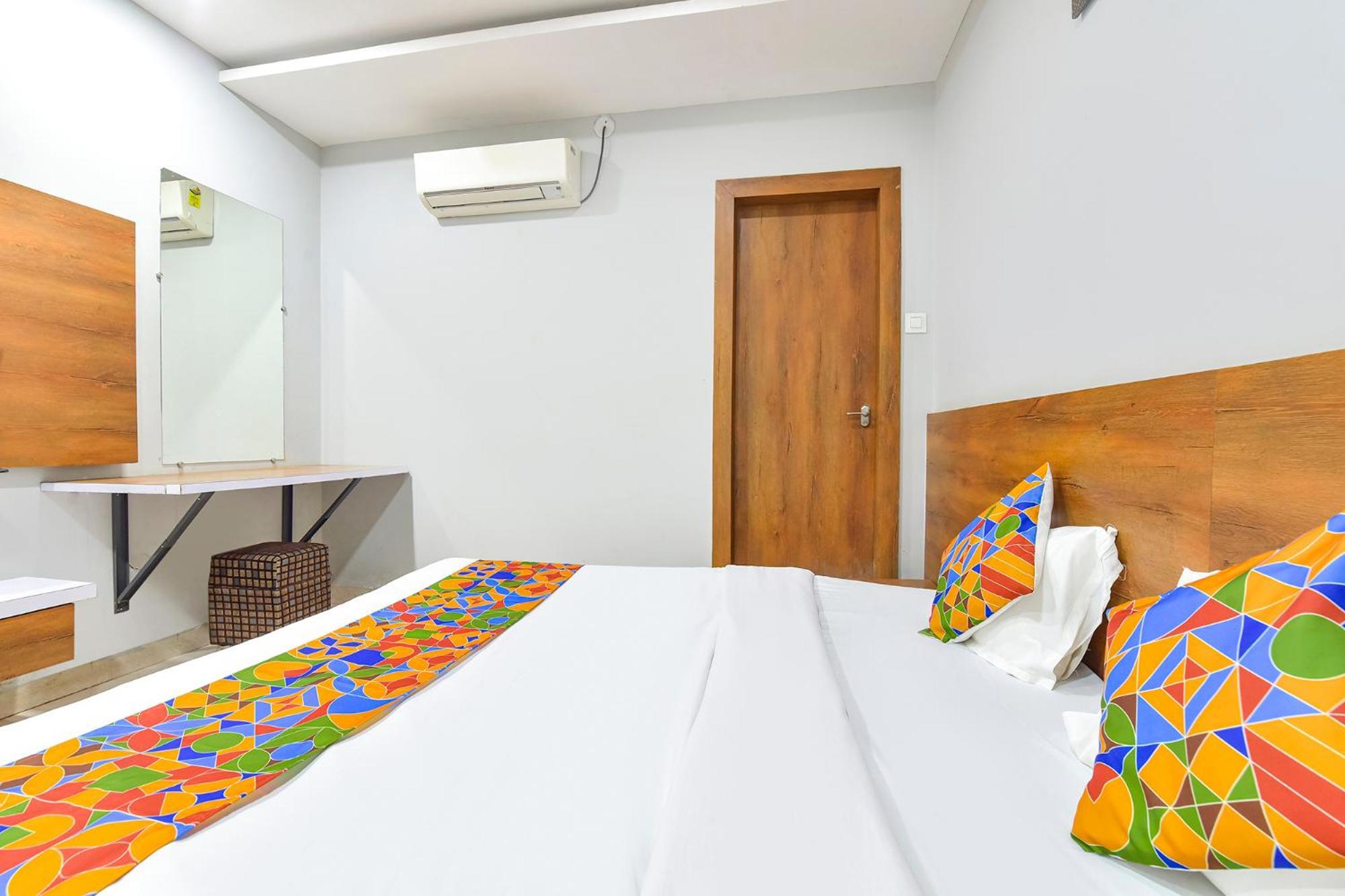 Fabhotel Raghumani Palace Удджайн Екстер'єр фото